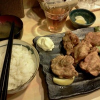 Photo taken at 居酒屋くぅちゃん by Fuyuhiko T. on 10/15/2012