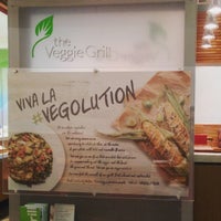 รูปภาพถ่ายที่ Veggie Grill โดย Kevin L. เมื่อ 8/15/2015
