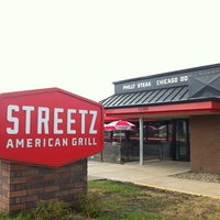 Foto tirada no(a) STREETZ American Grill por BobTheTeacher J. em 8/5/2013