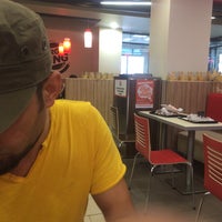 Photo taken at Burger King by Fth_Mht _. on 8/12/2017