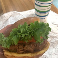 Foto tomada en BGR: The Burger Joint  por B ♋️ el 10/6/2023