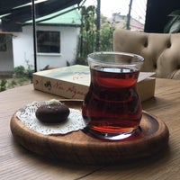 รูปภาพถ่ายที่ Kitaplı Kahve โดย Dilek Ö. เมื่อ 10/1/2018