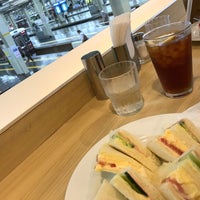 Photo taken at cafe plenty 阪急梅田駅3階店 by ふじた じ. on 8/9/2018