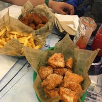 Photo taken at Wingstop by Bárbara R. on 5/27/2016