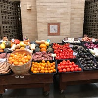 Photo taken at Farm Fresh To You by Valentino H. on 11/18/2018