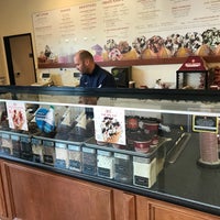 Photo taken at Cold Stone Creamery by Valentino H. on 6/20/2018