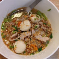 Photo taken at my BOWL | ก๋วยเตี๋ยวเรือ by Tams on 10/15/2017