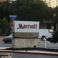 รูปภาพถ่ายที่ Marriott Plaza San Antonio โดย Santiago S. เมื่อ 10/3/2019