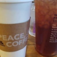 Foto tomada en The Coffee Bean &amp;amp; Tea Leaf  por Michael D. el 12/29/2017