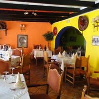 10/13/2013 tarihinde Restaurante Pancho Villaziyaretçi tarafından Restaurante Pancho Villa'de çekilen fotoğraf