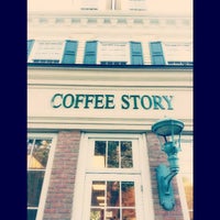 10/13/2013 tarihinde Coffee Storyziyaretçi tarafından Coffee Story'de çekilen fotoğraf