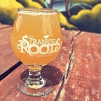 Photo taken at Strange Roots Experimental Ales by Ronnie B. on 4/30/2022