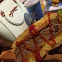 Photo taken at Elevation Burger by أروى on 6/3/2015