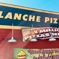 Foto tirada no(a) Avalanche Pizza por David H. em 9/11/2021