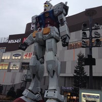 Photo taken at Gundam Front Tokyo Official Shop by Fion B. on 2/12/2016