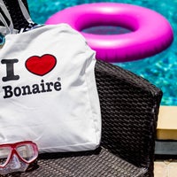 Foto scattata a I Love Bonaire ® Store da I love Bonaire il 7/11/2018