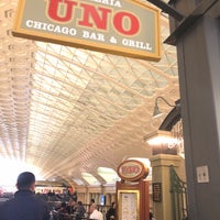 Photo taken at Uno Pizzeria &amp;amp; Grill by TURKI on 4/6/2018