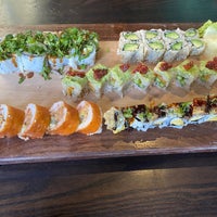 Foto diambil di Blue Sushi Sake Grill oleh Shivani A. pada 6/20/2022