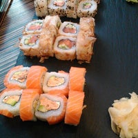Снимок сделан в Sushi bar &amp;quot;Sushi King&amp;quot; пользователем Jana B. 11/14/2013