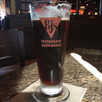Photo taken at BJ&amp;#39;s Restaurant &amp;amp; Brewhouse by Jeff C. on 6/8/2018