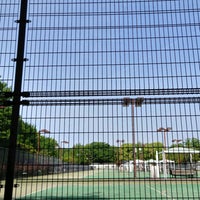 Photo taken at 光が丘公園 テニスコート by Bekker on 5/10/2022