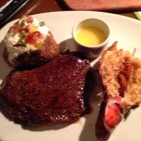 Photo taken at Outback Steakhouse by Mario G. on 11/3/2013