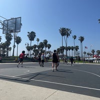 Photo taken at Venice Beach Basketball Courts by Denys F. on 5/18/2023