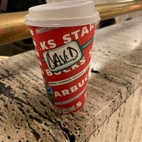 Foto tirada no(a) Starbucks por Audry em 12/10/2021