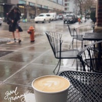 Photo taken at Sisters Coffee Company by 🕊A 🧿 on 1/18/2023