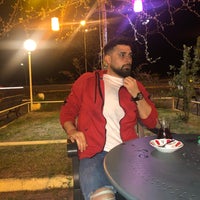 Das Foto wurde bei Poyraz Cafe &amp;amp; Restaurant von Umut Barış T. am 4/28/2019 aufgenommen