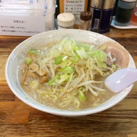 Photo taken at こってりらーめん なりたけ 千葉店 by kurage_adnis on 8/13/2015