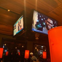 Photo taken at Houlihan&amp;#39;s by QUENTIN V. on 5/4/2019