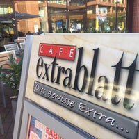 Photo taken at Cafe Extrablatt by QUENTIN V. on 10/10/2016