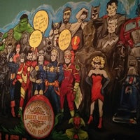 Снимок сделан в Sgt. Pepper&amp;#39;s bar пользователем Mike C. 9/21/2017