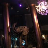 Foto scattata a Elephant Restaurant &amp; Lounge Club da Daniel B. il 10/12/2015