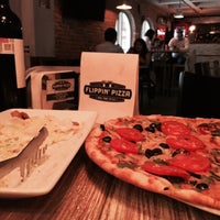 9/12/2015 tarihinde Rodrigo D.ziyaretçi tarafından Flippin&amp;#39; Pizza'de çekilen fotoğraf