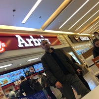 Photo taken at Arby&amp;#39;s by Süleyman M. on 1/1/2019