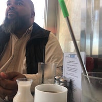 Photo taken at Georgie&amp;#39;s Diner by Maza M. on 4/6/2019