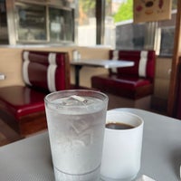 Photo taken at Georgie&amp;#39;s Diner by Maza M. on 8/10/2023