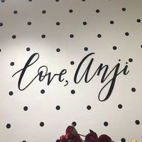 รูปภาพถ่ายที่ Love, Anji โดย Taylor H. เมื่อ 10/25/2018