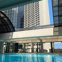 Photo taken at Marriott Marquis Pool by Taylor H. on 6/8/2023