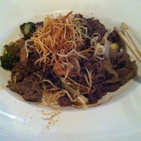 Foto tomada en Nozumi Asian Cuisine  por Anj F. el 12/20/2012