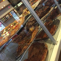 10/19/2016에 Laney M.님이 Providence Pizza에서 찍은 사진