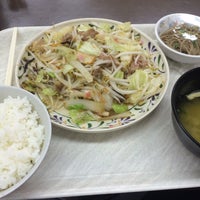 Photo taken at 華さん食堂 飯塚店 by 天子 た. on 8/27/2015