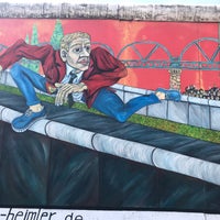 Photo taken at Berlin Duvarı by 💐 Akbulut 💫 on 4/19/2018