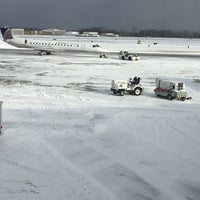 Снимок сделан в Burlington International Airport (BTV) пользователем Drew 1/13/2018