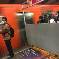 Photo taken at Metro Oceanía (Líneas 5 Y B) by YaRi K. on 12/10/2021