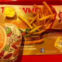 รูปภาพถ่ายที่ Burger King โดย Dion d. เมื่อ 4/25/2013