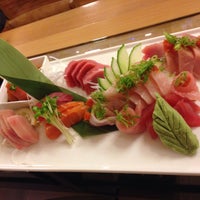 10/21/2013 tarihinde Oto Sushi Redmondziyaretçi tarafından Oto Sushi Redmond'de çekilen fotoğraf