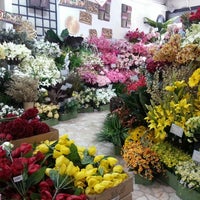 1/22/2014에 Hande E.님이 Beyaz Lale Çiçek Market에서 찍은 사진